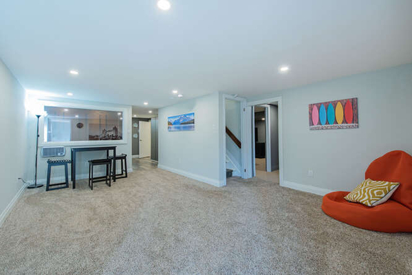 259 Windermere Rd London ON-small-038-045-Family Room-666x446-72dpi.jpg