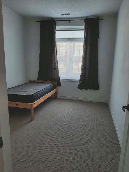 apartment bedroom .jpg