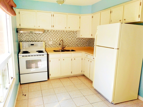 kitchen02.JPG